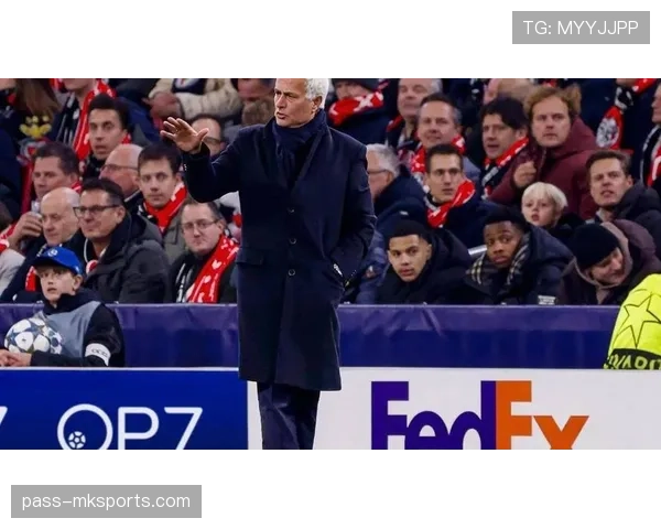 穆里尼奥战术应变显神效，率队逆境翻盘展现冠军底蕴