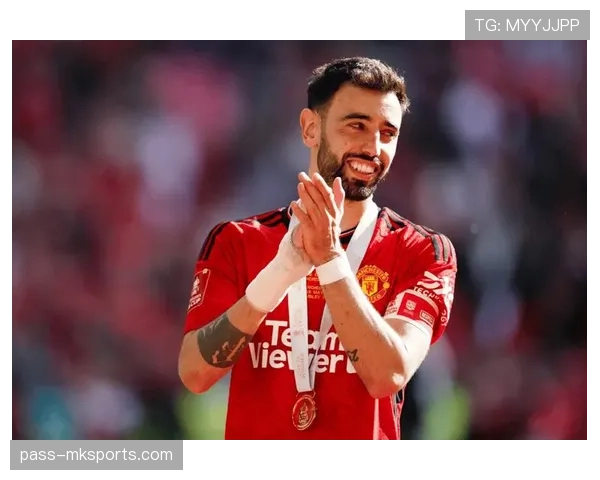 德容与布鲁诺·费尔南德斯：中场核心数据及战术角色对比分析