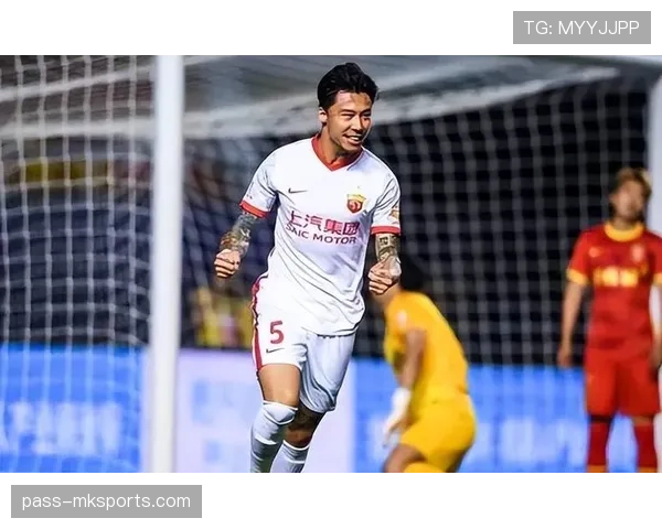 张琳芃：从申花青训到国家队主力右后卫的稳健成长轨迹