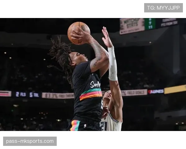 斯蒂芬·卡斯尔靠挡拆吸引内线，效率优于上季